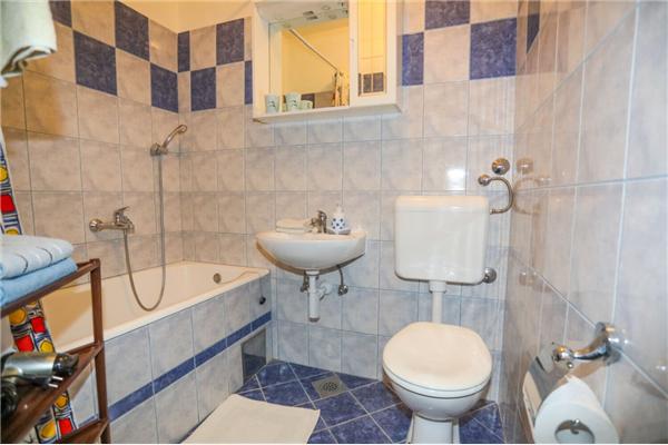 Room S3, for 2 persons