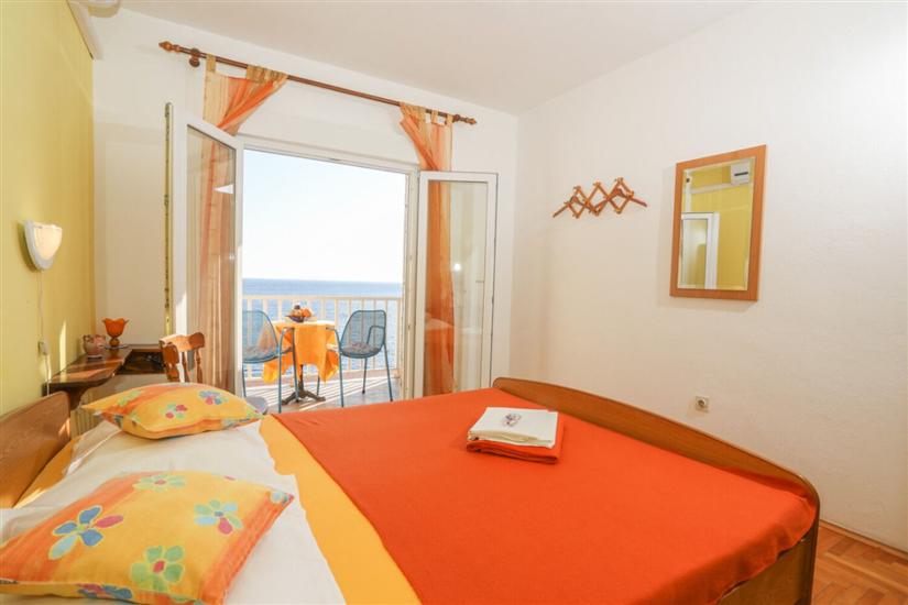 Room S4, for 2 persons