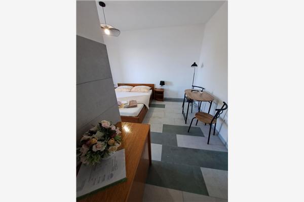 Room S2, for 2 persons