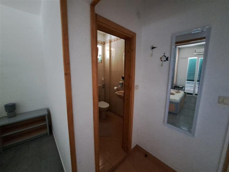 Room S3, for 3 persons