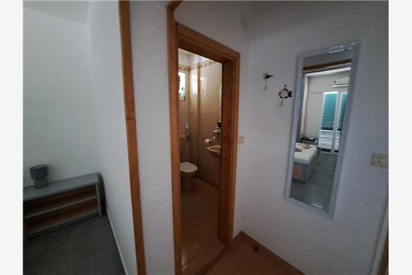 Room S3, for 3 persons