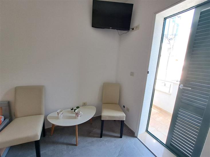 Room S3, for 3 persons