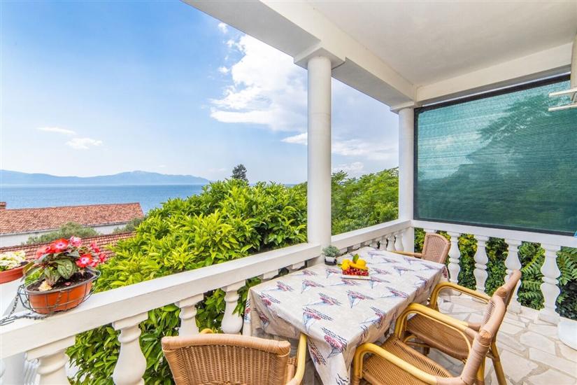 Apartment A2, for 5 persons