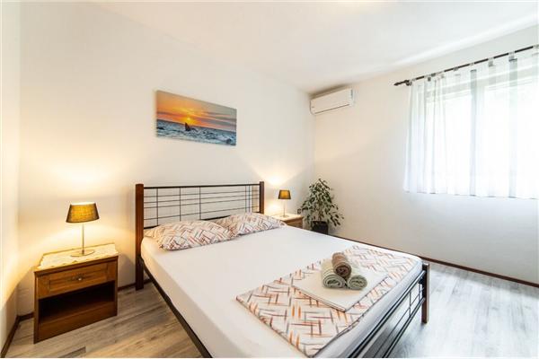 Apartment A2, for 5 persons