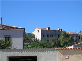 Apartment - Cres - island Cres