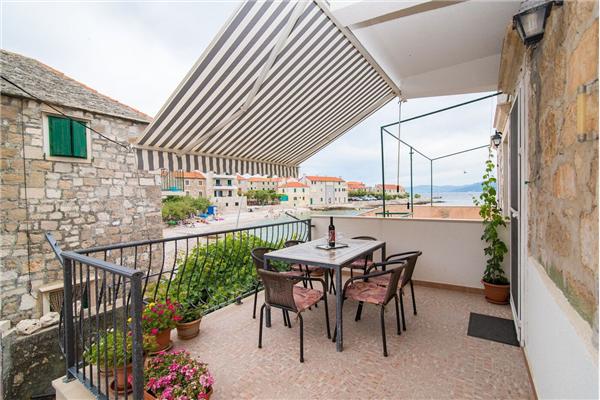 Apartment A1, for 5 persons