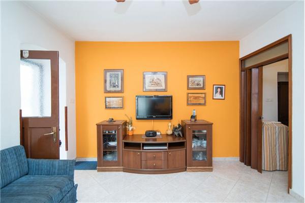 Apartment A1, for 5 persons