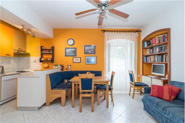 Apartment A1, for 5 persons