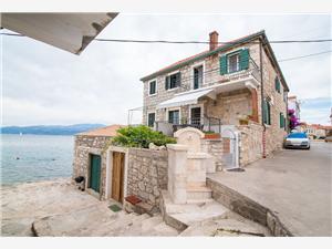 Apartment Middle Dalmatian islands,BookStoneFrom 138 €