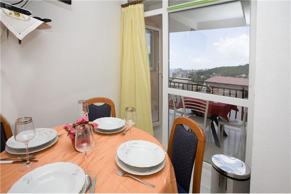Apartment A2, for 5 persons