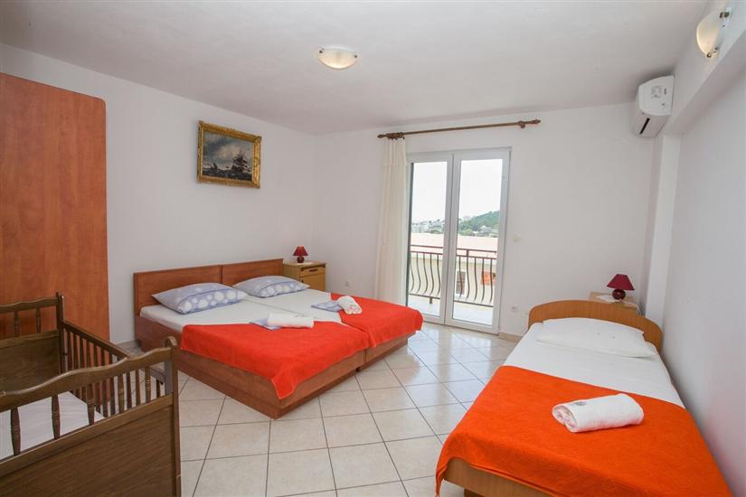 Apartment A2, for 5 persons
