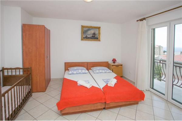 Apartment A2, for 5 persons