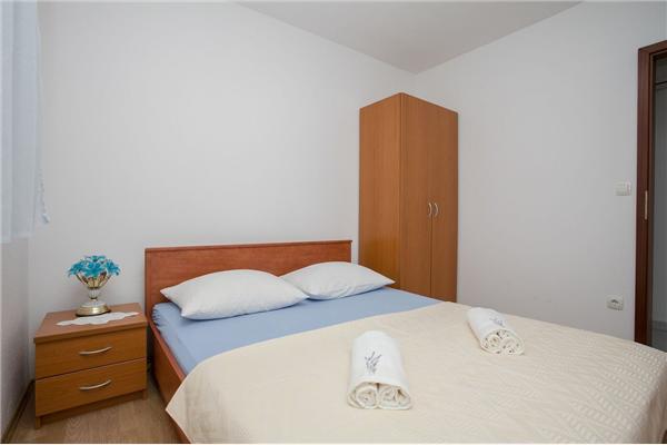 Apartment A2, for 5 persons