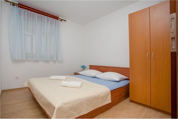Apartment A2, for 5 persons