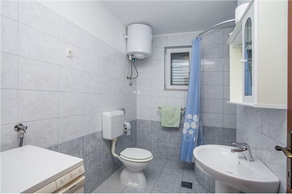 Apartment A2, for 5 persons
