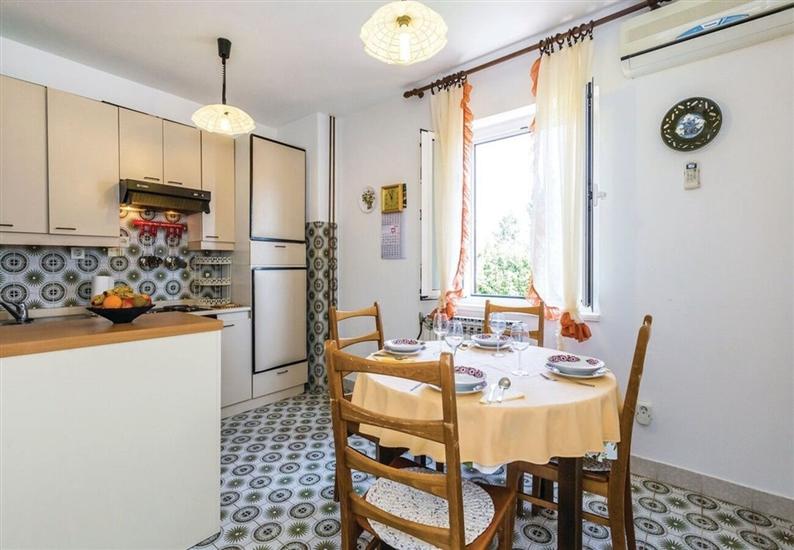 Apartment A1, for 5 persons