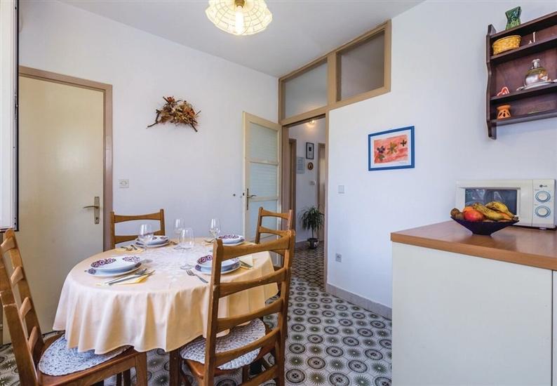 Apartment A1, for 5 persons