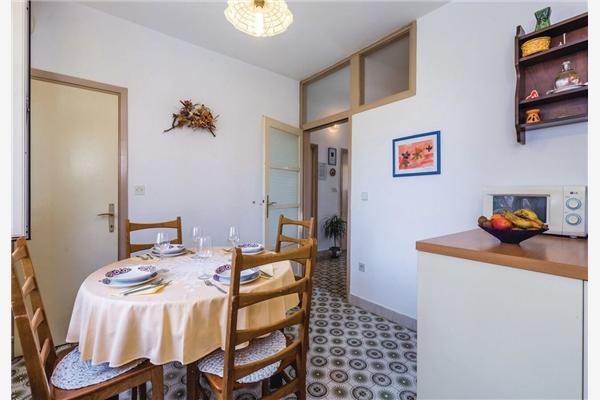 Apartment A1, for 5 persons