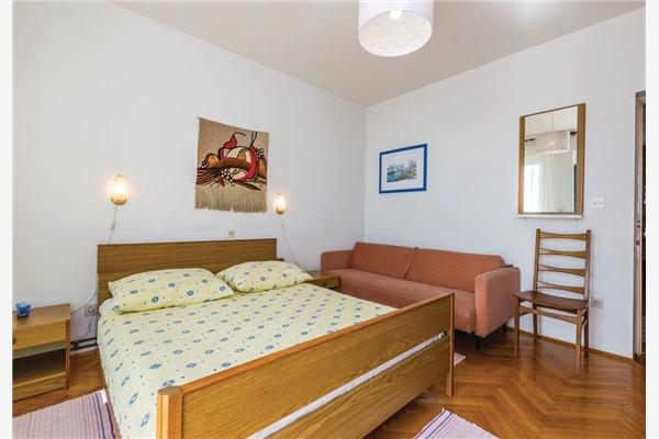 Apartment A1, for 5 persons