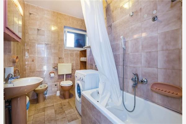 Apartment A1, for 5 persons