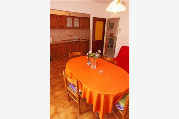 Apartment A1, for 8 persons