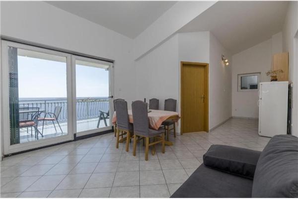 Apartment A1, for 5 persons