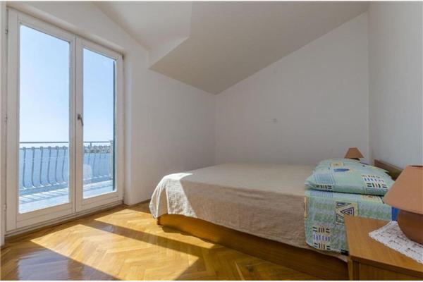 Apartment A1, for 5 persons