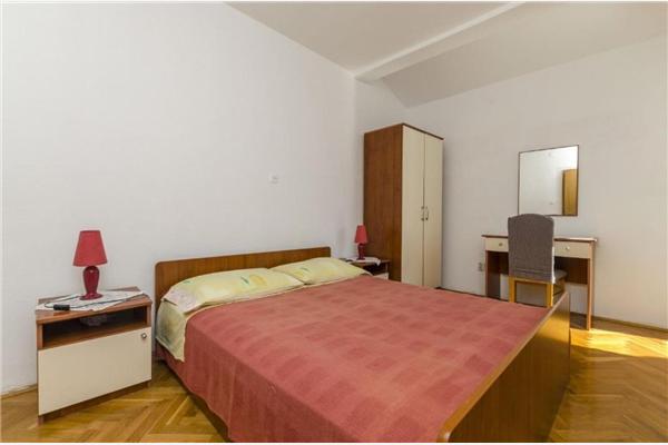 Apartment A1, for 5 persons