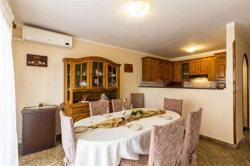 Apartment A4, for 6 persons