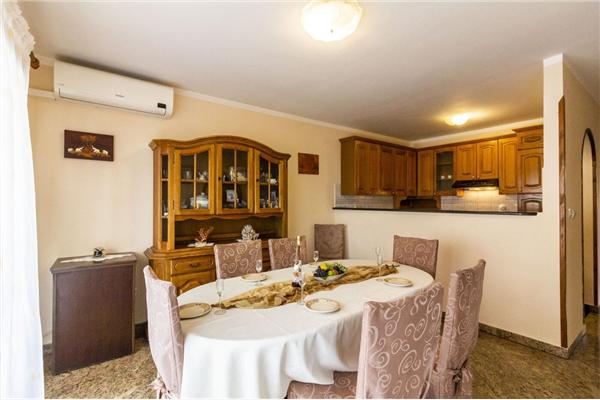 Apartment A4, for 6 persons