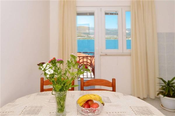 Apartment A1, for 5 persons