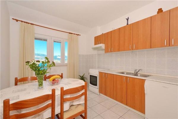 Apartment A1, for 5 persons