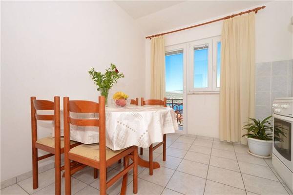 Apartment A1, for 5 persons