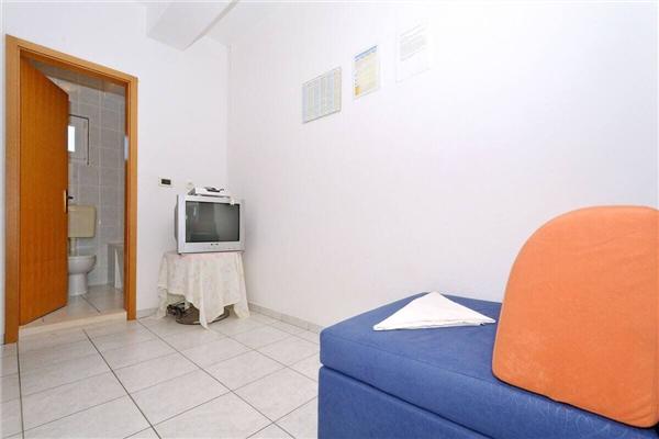 Apartment A1, for 5 persons