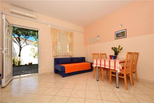 Apartment A4, for 4 persons