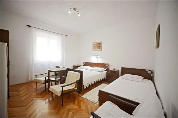 House K1, for 8 persons