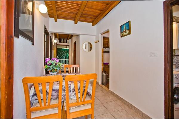 Apartment A1, for 5 persons