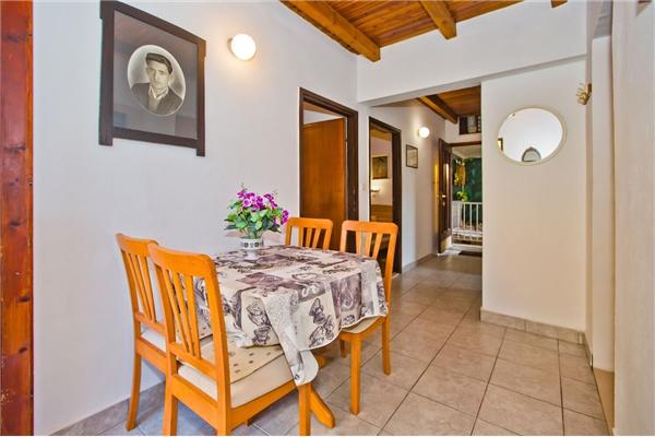 Apartment A1, for 5 persons