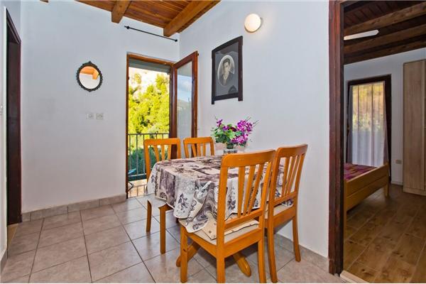 Apartment A1, for 5 persons