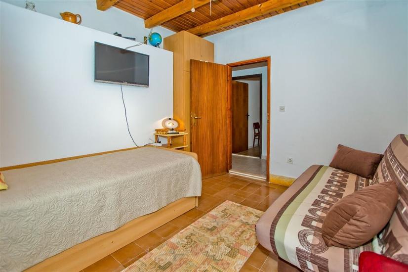Apartment A1, for 5 persons