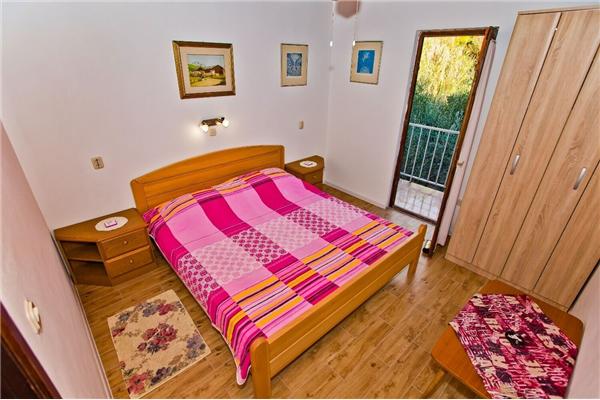 Apartment A1, for 5 persons