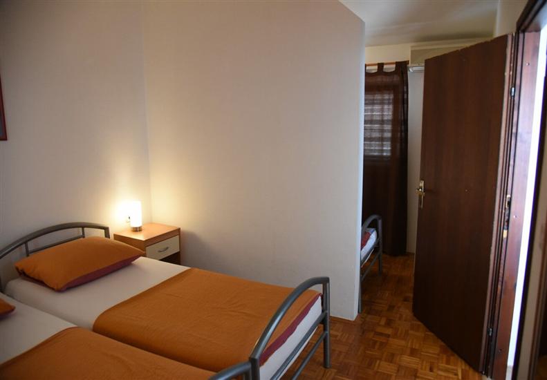 Apartment A3, for 5 persons