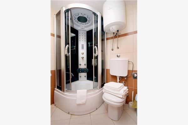 House K1, for 8 persons