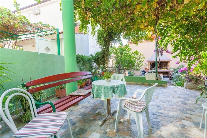 Apartment A2, for 5 persons