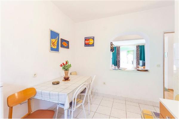 Apartment A2, for 5 persons