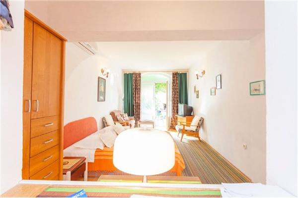Apartment A2, for 5 persons