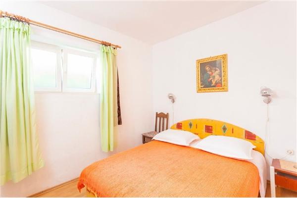 Apartment A2, for 5 persons