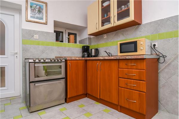 Apartment A1, for 5 persons