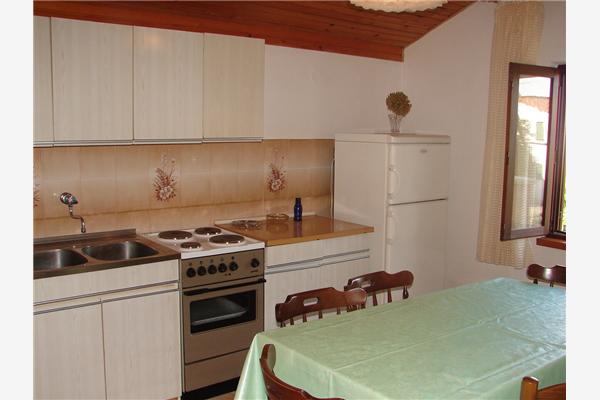 Apartment A1, for 5 persons