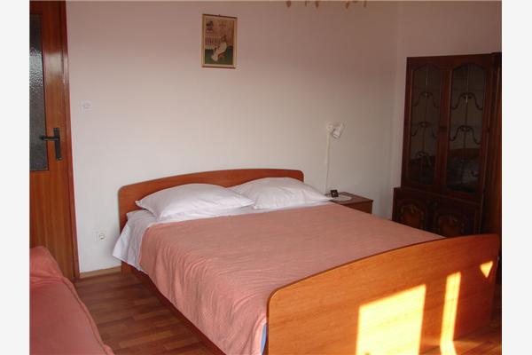 Apartment A1, for 5 persons